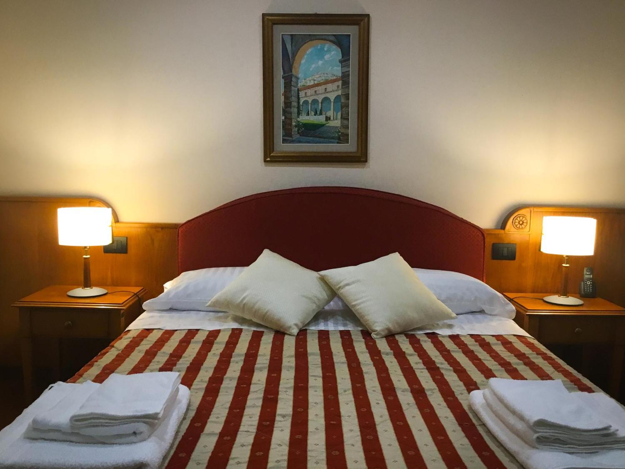 Erania Hotel Sala Consilina Buitenkant foto
